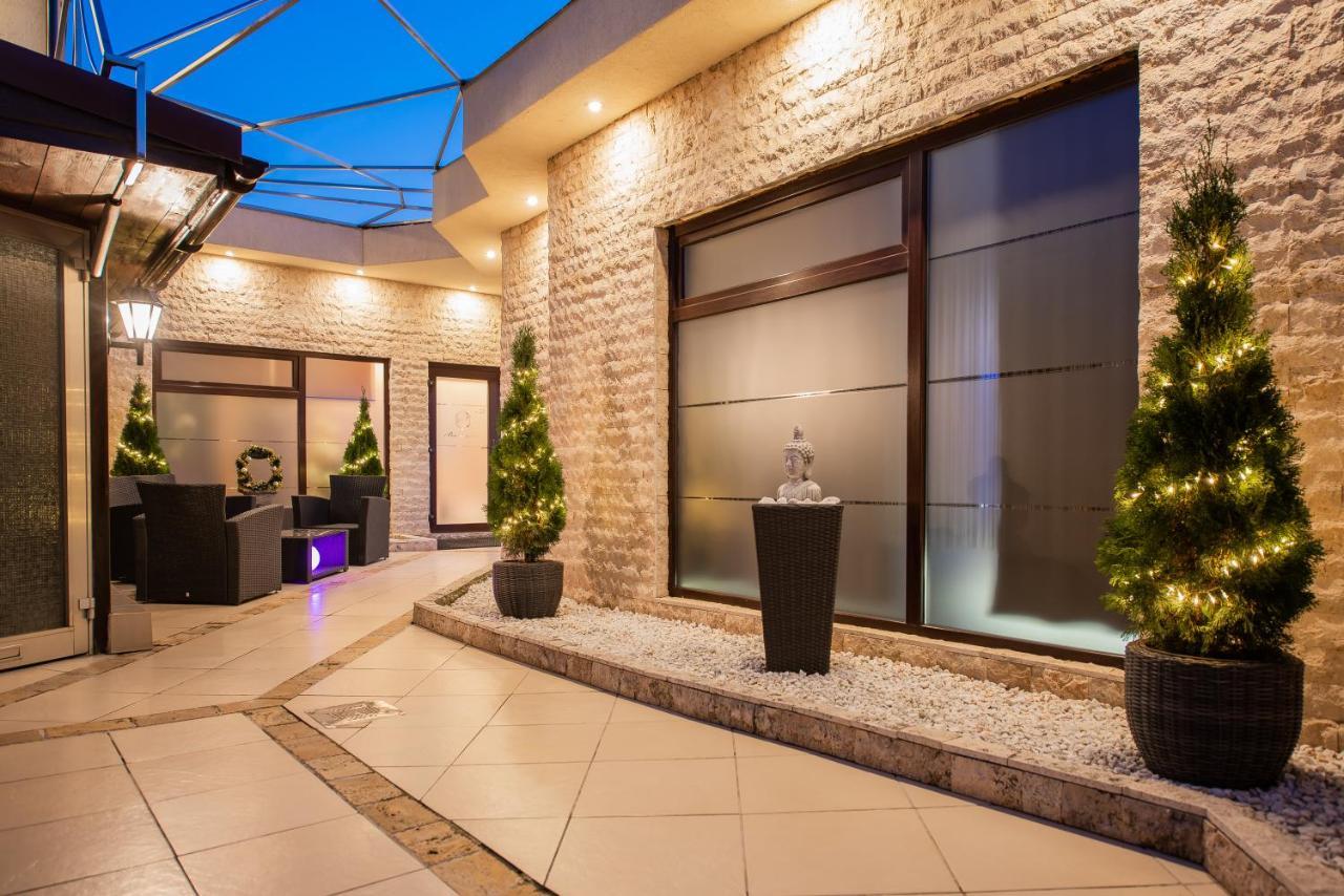 H & V Residence - Split Level Apartment Αράντ Εξωτερικό φωτογραφία